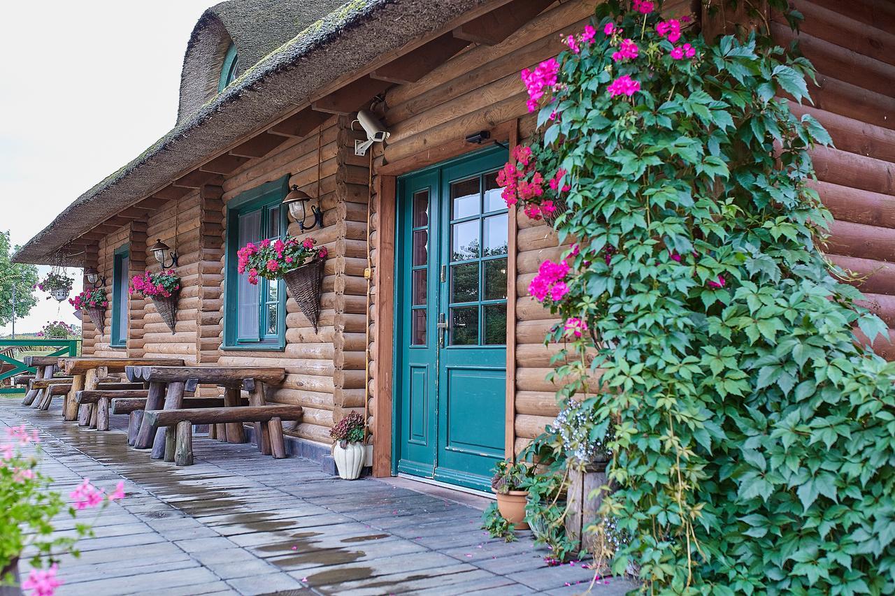 Karczma Biesiadna Bed and Breakfast Dalnia Exteriör bild