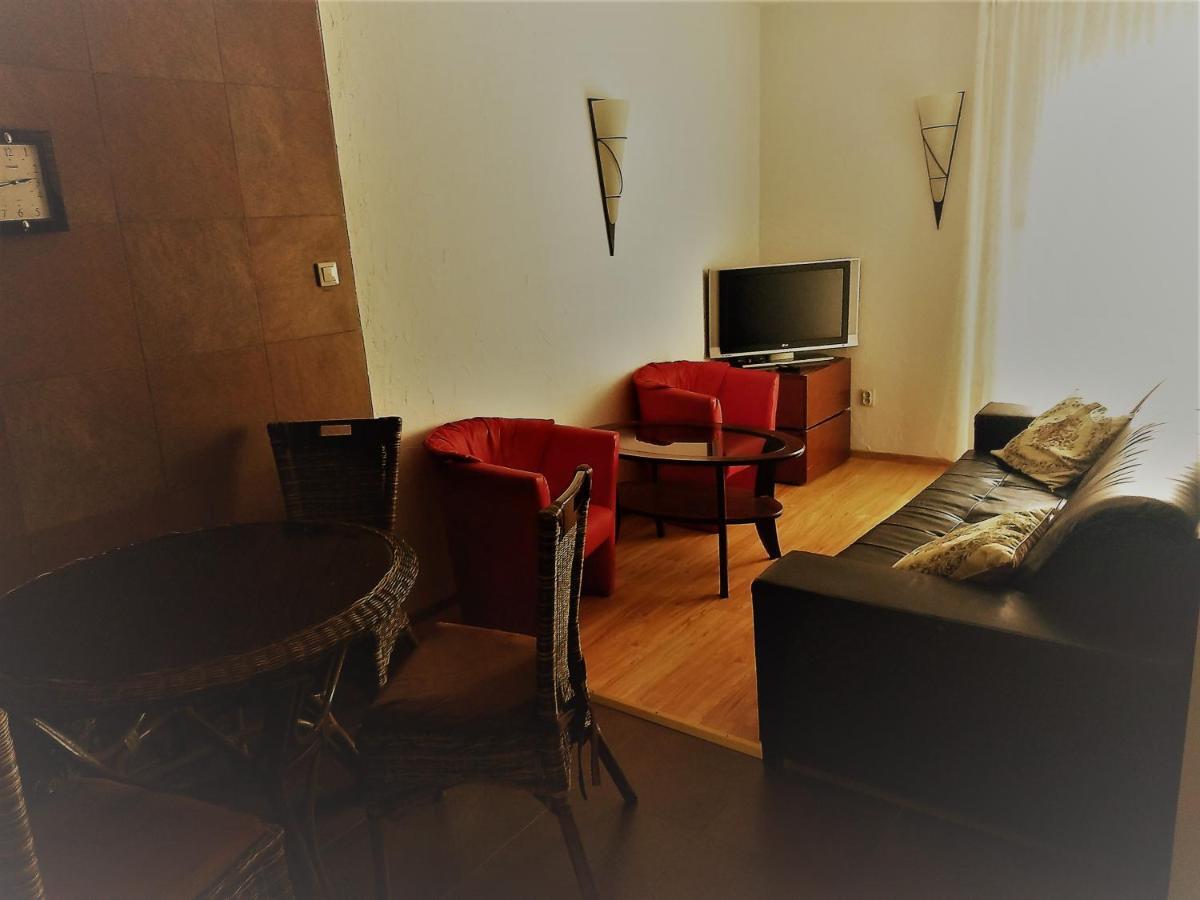 Karczma Biesiadna Bed and Breakfast Dalnia Exteriör bild